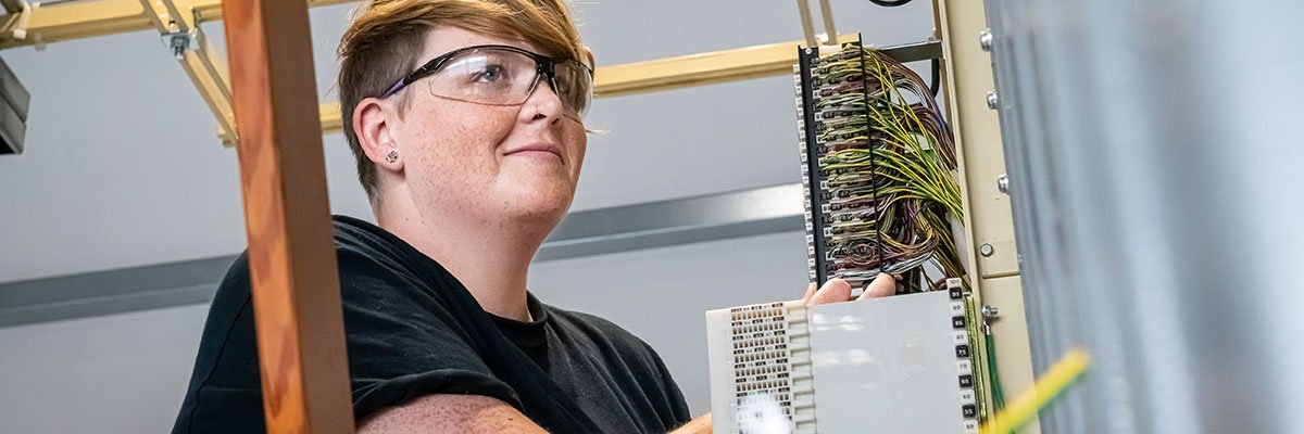Full-fibre internet to reach half of UK homes by March 2023